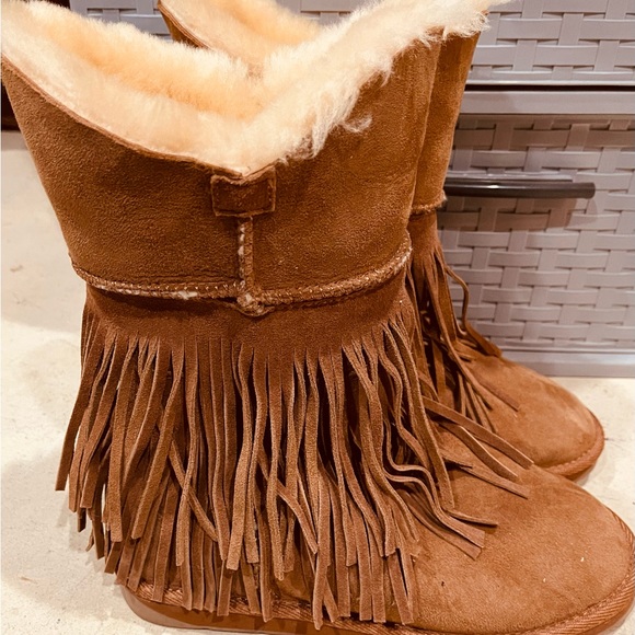 Women Tan Leather Shearling Fringe Boots SZ 8 - Picture 2 of 9